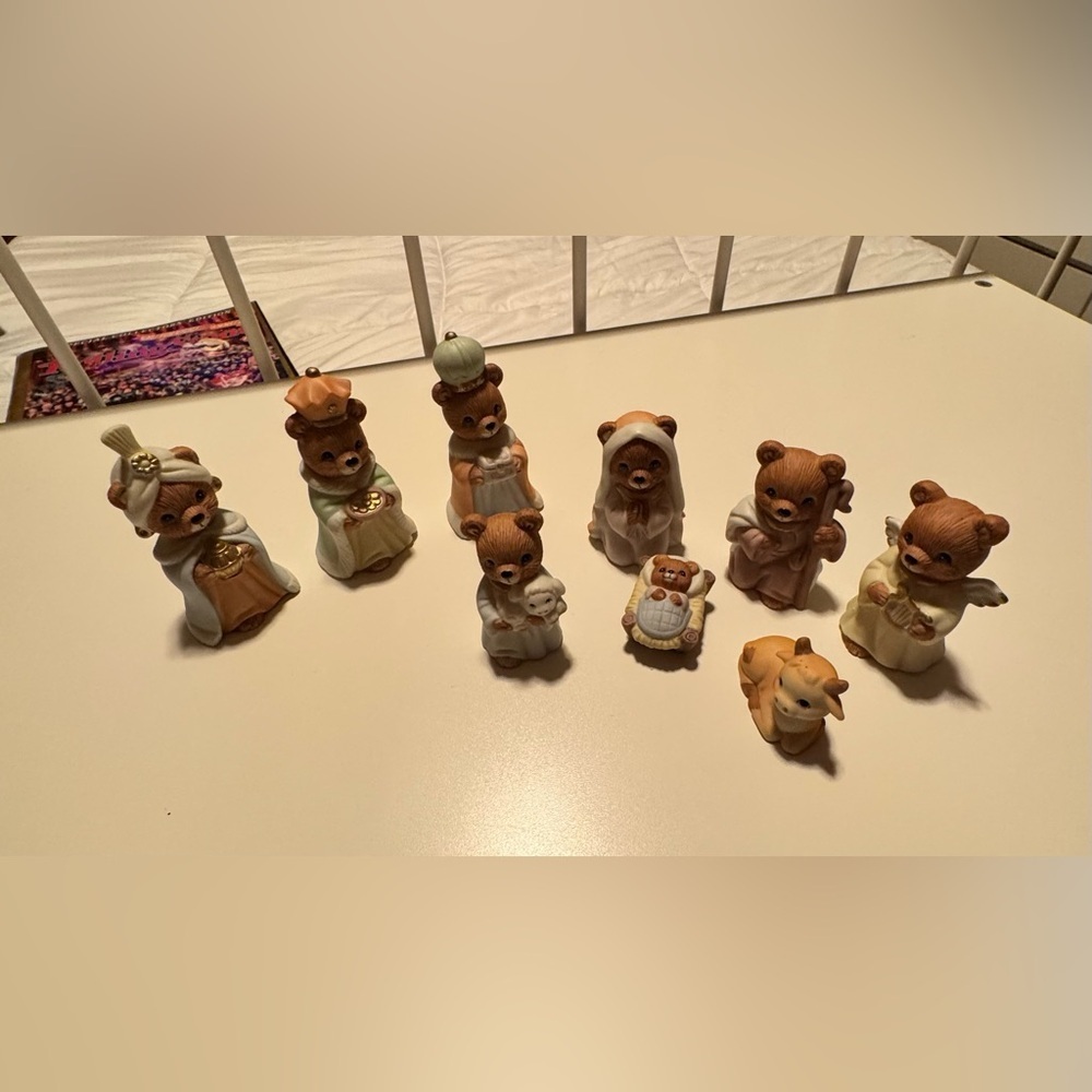 Homco 9 Piece Nativity Teddy Bears
Complete Mini Ceramic Set #5412 Vintage